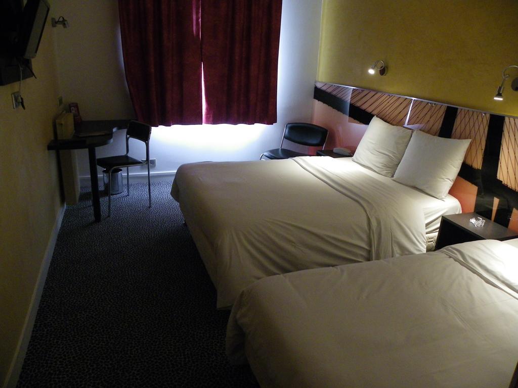 Hotel Logitel Saint-Doulchard Pokoj fotografie
