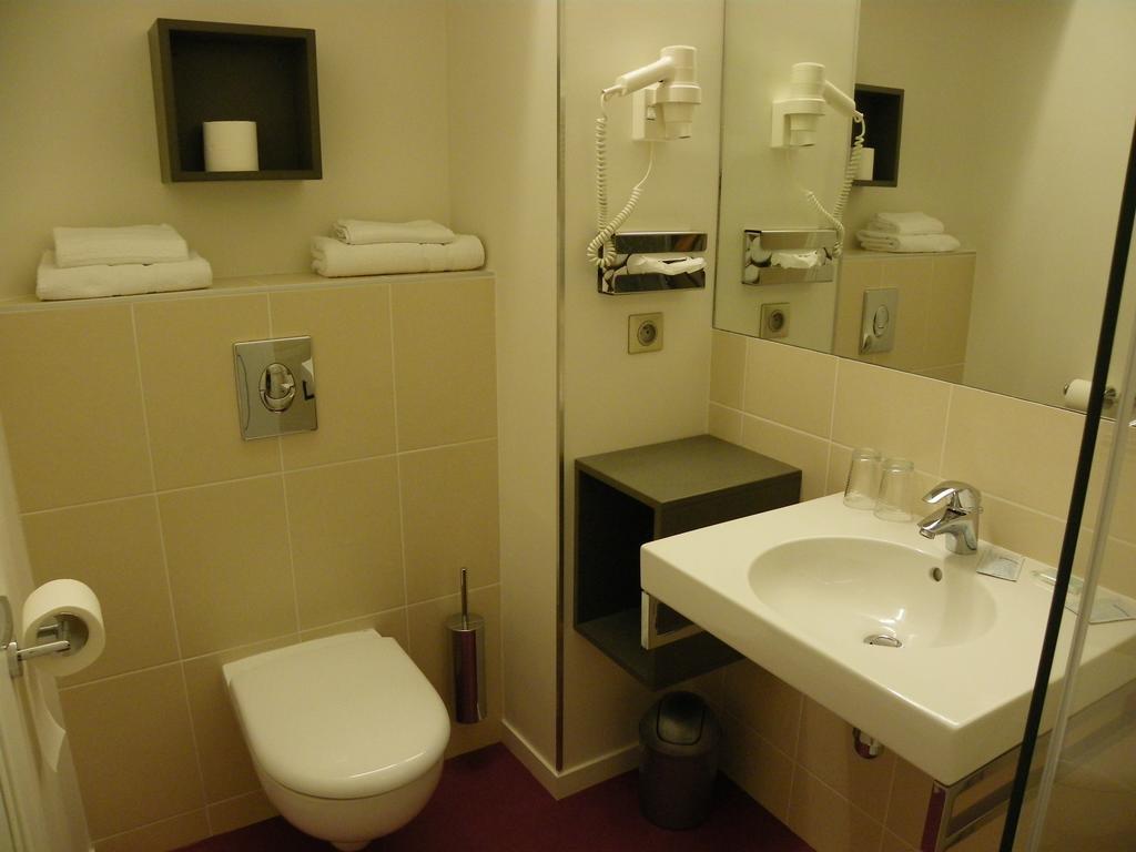 Hotel Logitel Saint-Doulchard Pokoj fotografie
