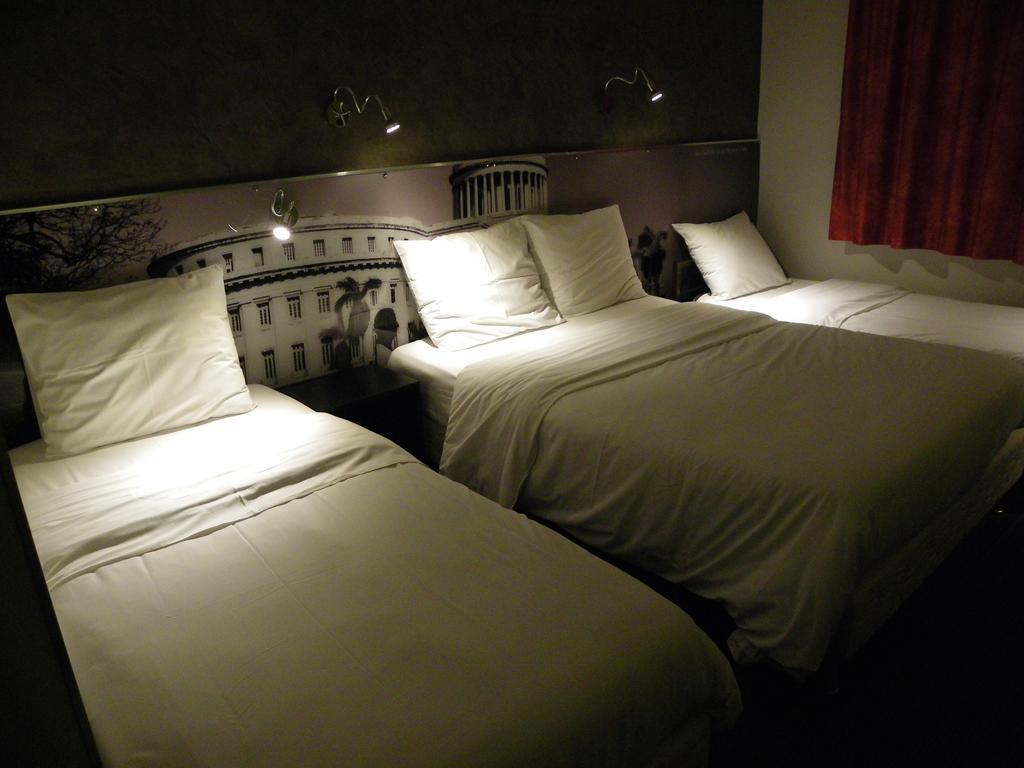Hotel Logitel Saint-Doulchard Pokoj fotografie