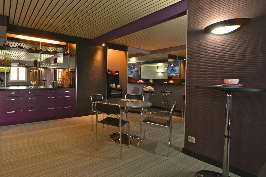 Hotel Logitel Saint-Doulchard Exteriér fotografie